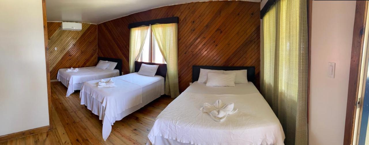 Coral View Beach Resort Утила Екстериор снимка
