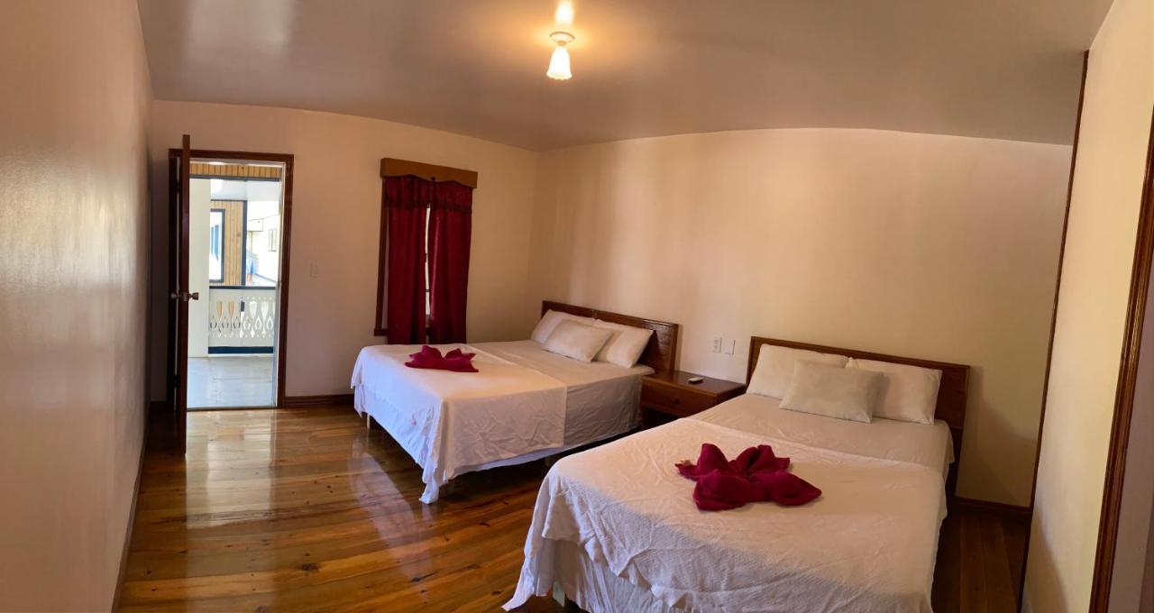 Coral View Beach Resort Утила Екстериор снимка