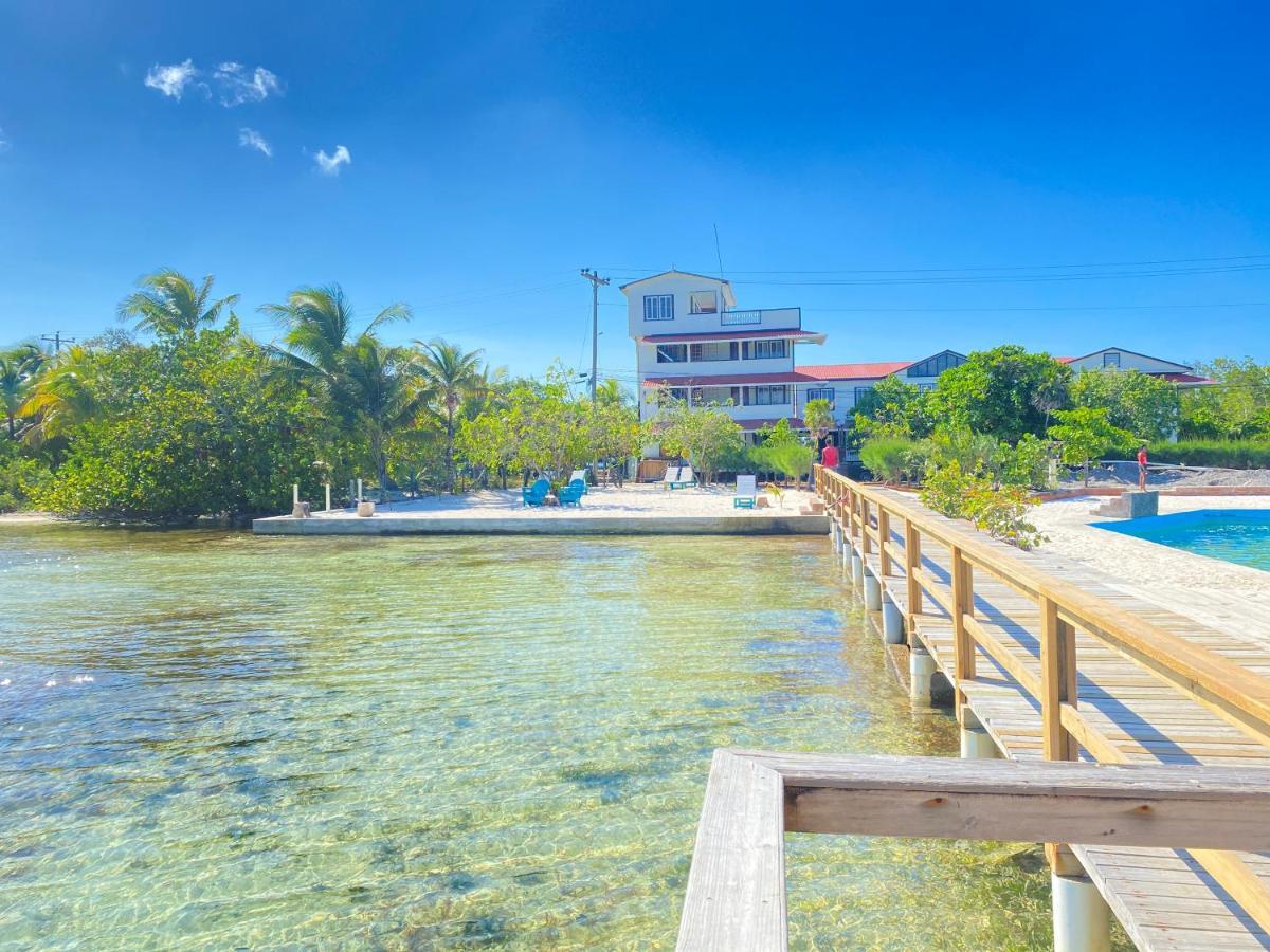 Coral View Beach Resort Утила Екстериор снимка