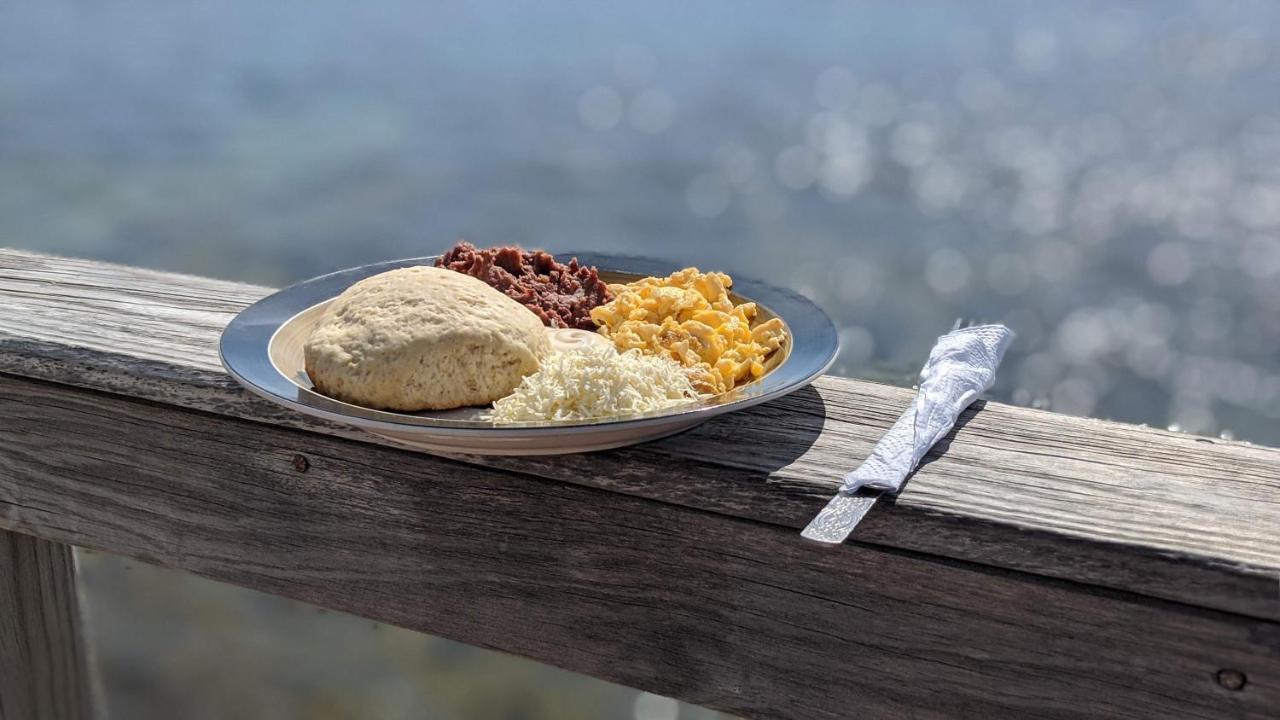 Coral View Beach Resort Утила Екстериор снимка